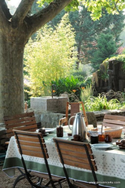 Une Campagne En Provence Bras 외부 사진